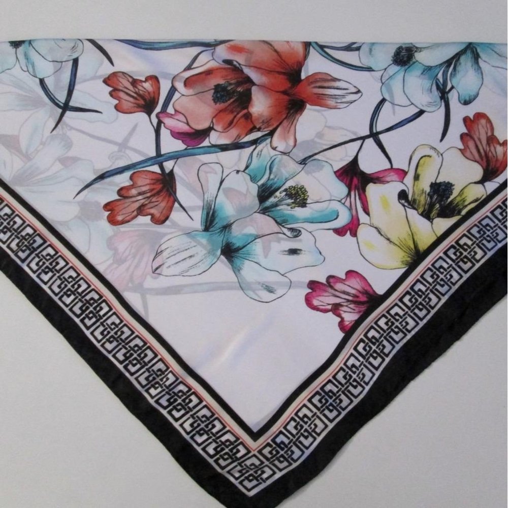 EUC Chicos Women's Square Scarf Floral Pattern Square Wrap B&W Knot Border 42"
